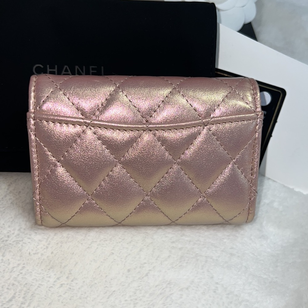 SOLD. 🌸 Chanel Iridescent Pink Key Holder 21K 🌸 - Picture 3 of 16